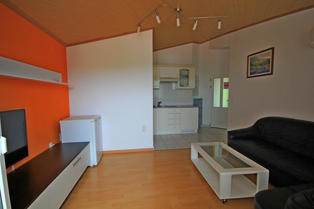 Apartment Vucic Макарска Экстерьер фото