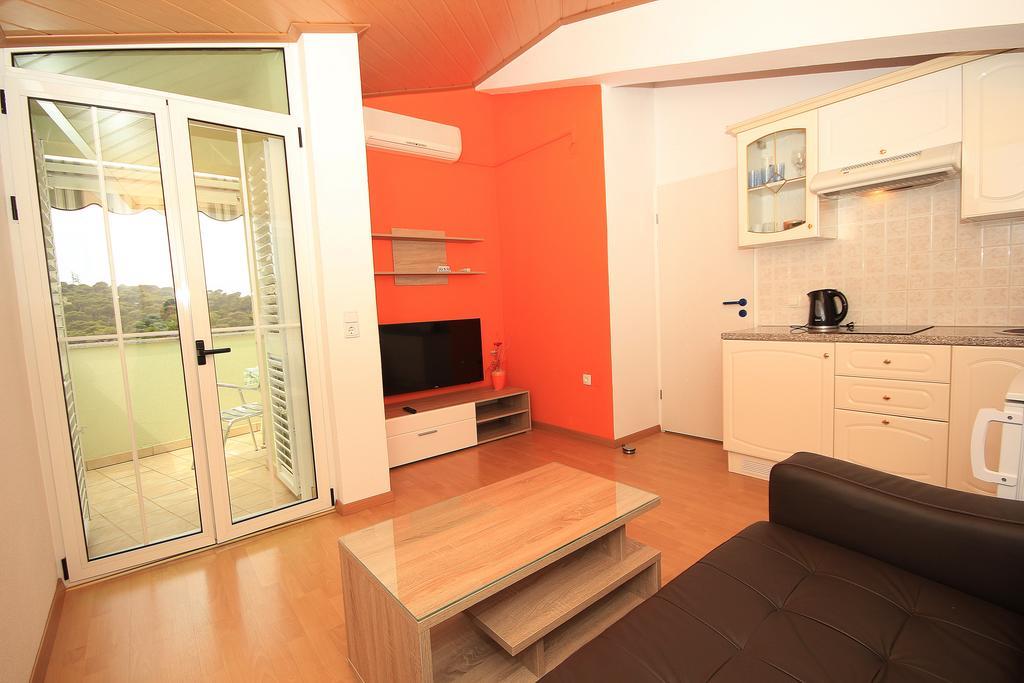 Apartment Vucic Макарска Экстерьер фото