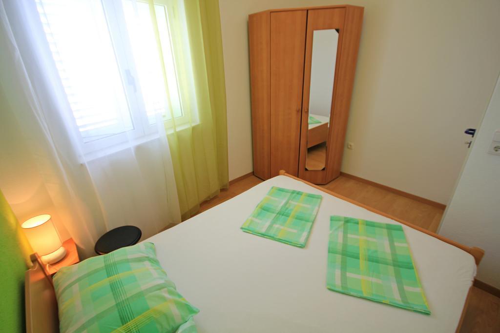 Apartment Vucic Макарска Экстерьер фото
