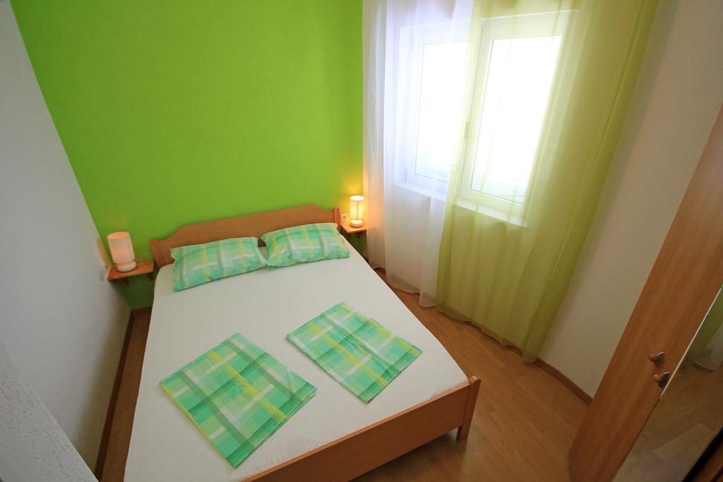 Apartment Vucic Макарска Экстерьер фото